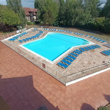 Apartmán Face Au Golf De Avec Piscine Et Parking *