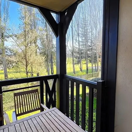 Face Au Golf De Avec Piscine Et Parking Apartmán